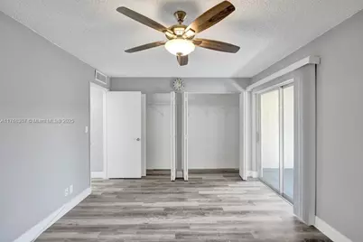 700 Village Green Ct #319, Palm Springs, FL 33461 - Photo 19