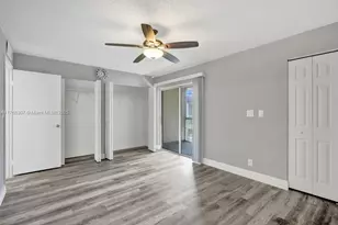 700 Village Green Ct, Palm Springs, FL 33461 - Photo 17