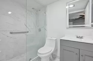 700 Village Green Ct, Palm Springs, FL 33461 - Photo 7