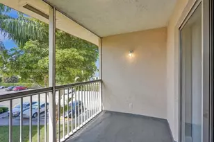 700 Village Green Ct, Palm Springs, FL 33461 - Photo 23