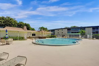 700 Village Green Ct #319, Palm Springs, FL 33461 - Photo 39