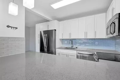 700 Village Green Ct #319, Palm Springs, FL 33461 - Photo 11