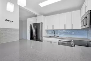 700 Village Green Ct, Palm Springs, FL 33461 - Photo 11