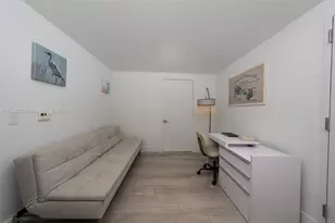 121 NE 34th St, Miami, FL 33137 - Photo 11