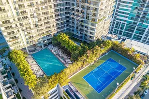 121 NE 34th St, Miami, FL 33137 - Photo 27