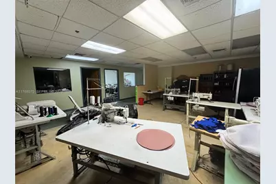 705 E 10 Ave, Hialeah, FL 33010 - Photo 35