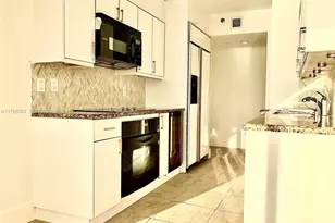 1000 W Island Blvd, Aventura, FL 33160 - Photo 11
