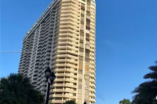 1000 W Island Blvd, Aventura, FL 33160 - Photo 3
