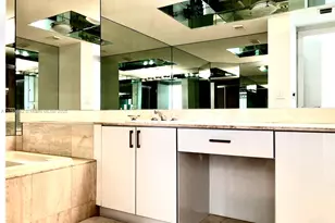 1000 W Island Blvd, Aventura, FL 33160 - Photo 15