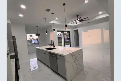 2122 NE 14th Pl, Cape Coral, FL 33909 - Photo 7