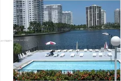2750 NE 183rd St #1207, Aventura, FL 33160 - Photo 3
