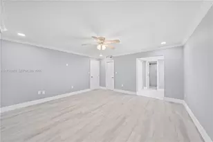 1001 Colony Point Cir, Pembroke Pines, FL 33026 - Photo 13