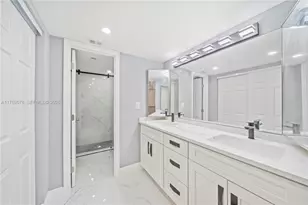 1001 Colony Point Cir, Pembroke Pines, FL 33026 - Photo 11