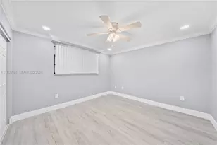 1001 Colony Point Cir, Pembroke Pines, FL 33026 - Photo 9