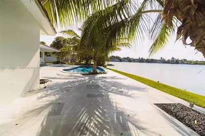 2255 NE 207th St, Miami, FL 33180 - Photo 9