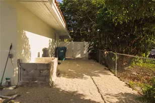 2255 NE 207th St, Miami, FL 33180 - Photo 13