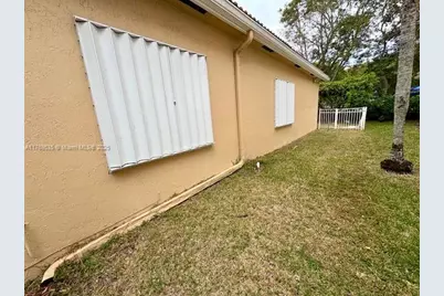 10261 NW 54th Pl, Coral Springs, FL 33076 - Photo 31