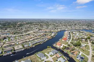 1107 SE 38th St, Cape Coral, FL 33904 - Photo 13