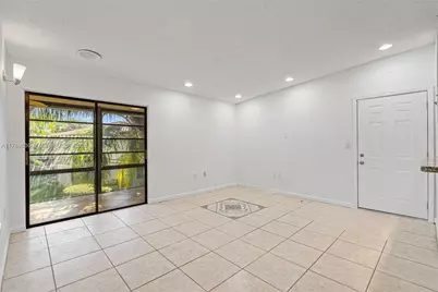 915 NE 199th St #202-15, Miami, FL 33179 - Photo 5