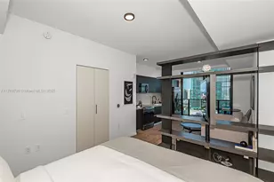 398 NE 5th St, Miami, FL 33132 - Photo 5