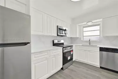 2864 NE 32nd St #7, Fort Lauderdale, FL 33306 - Photo 7