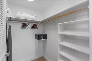 4401 Collins Ave, Miami Beach, FL 33140 - Photo 23