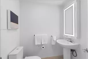 4401 Collins Ave, Miami Beach, FL 33140 - Photo 29