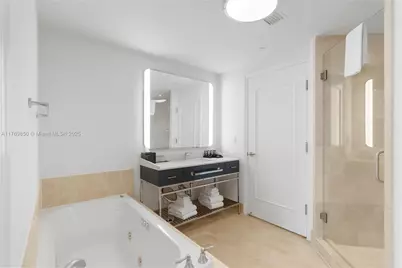 4401 Collins Ave #1015, Miami Beach, FL 33140 - Photo 25