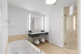 4401 Collins Ave, Miami Beach, FL 33140 - Photo 25