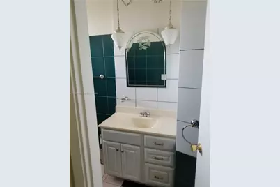 1000 NE 14th Ave #605, Hallandale Beach, FL 33009 - Photo 11