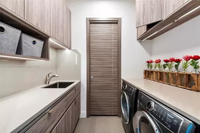 1400 Bayview Dr, Fort Lauderdale, FL 33304 - Photo 53