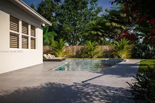 2125 Alamanda Dr, North Miami, FL 33181 - Photo 35