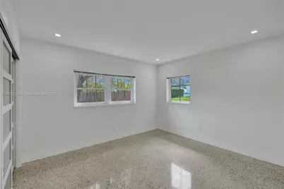 2125 Alamanda Dr, North Miami, FL 33181 - Photo 15