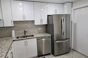 330 SE 2nd St, Hallandale Beach, FL 33009 - Photo 1