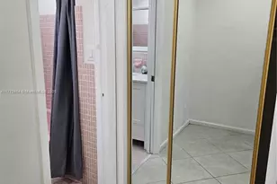 330 SE 2nd St, Hallandale Beach, FL 33009 - Photo 19