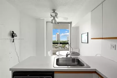 19195 NE 36th Ct #907, Aventura, FL 33180 - Photo 11