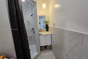 1011 NW 64th St, Miami, FL 33150 - Photo 23