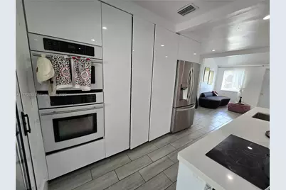 1011 NW 64th St, Miami, FL 33150 - Photo 5