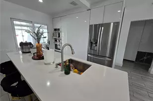 1011 NW 64th St, Miami, FL 33150 - Photo 9