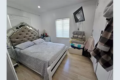 1011 NW 64th St, Miami, FL 33150 - Photo 17