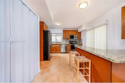 1007 NW 106th Ave Cir, Miami, FL 33172 - Photo 11