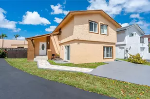 1007 NW 106th Ave Cir, Miami, FL 33172 - Photo 9