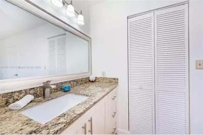 1007 NW 106th Ave Cir, Miami, FL 33172 - Photo 31