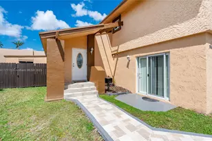 1007 NW 106th Ave Cir, Miami, FL 33172 - Photo 5