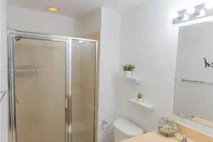 350 NE 24th St, Miami, FL 33137 - Photo 17