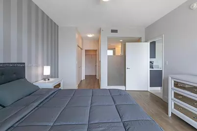 90 SW 3rd St #4103, Miami, FL 33130 - Photo 11