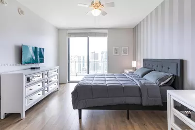 90 SW 3rd St #4103, Miami, FL 33130 - Photo 9
