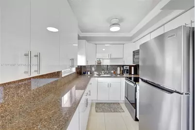 1012 SW 11th St #20N, Hallandale Beach, FL 33009 - Photo 3