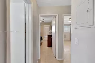 1012 SW 11th St, Hallandale Beach, FL 33009 - Photo 35
