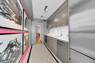 6911 Bay Dr, Miami Beach, FL 33141 - Photo 17